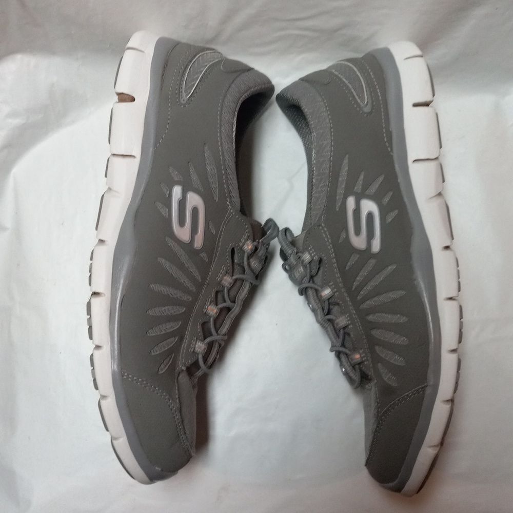 Skechers Women's TGIF Running Sneakers  Shoes Size 10 - Picture 4 of 11